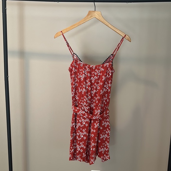 LOFT petite sleeveless romper - Picture 2 of 4